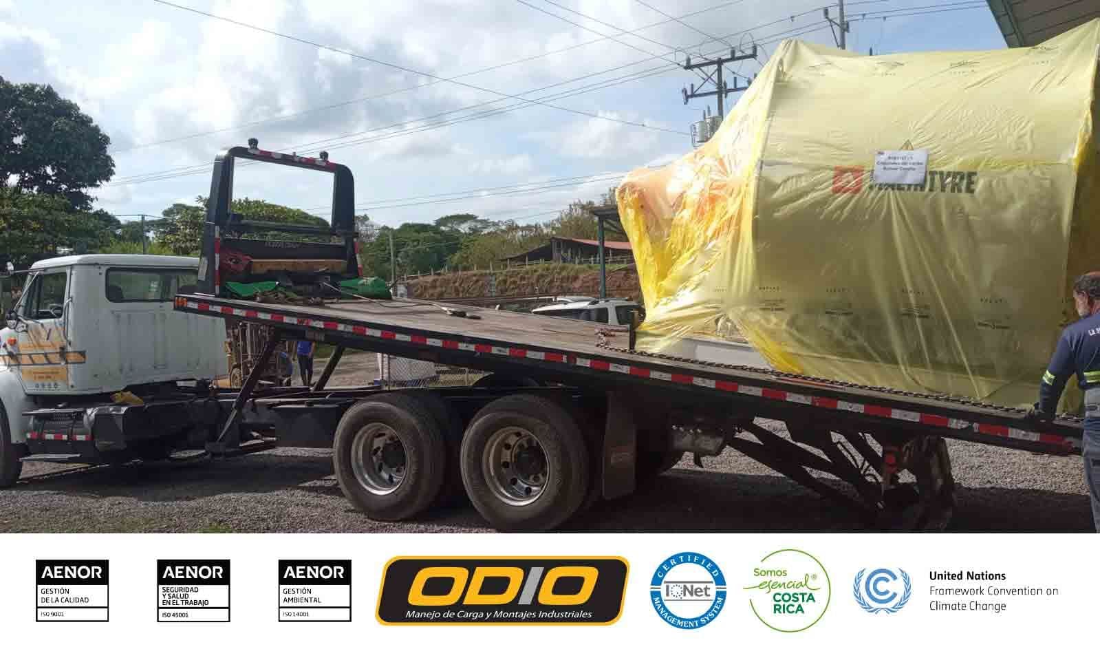 ¡Descarga con plataforma hidráulica!