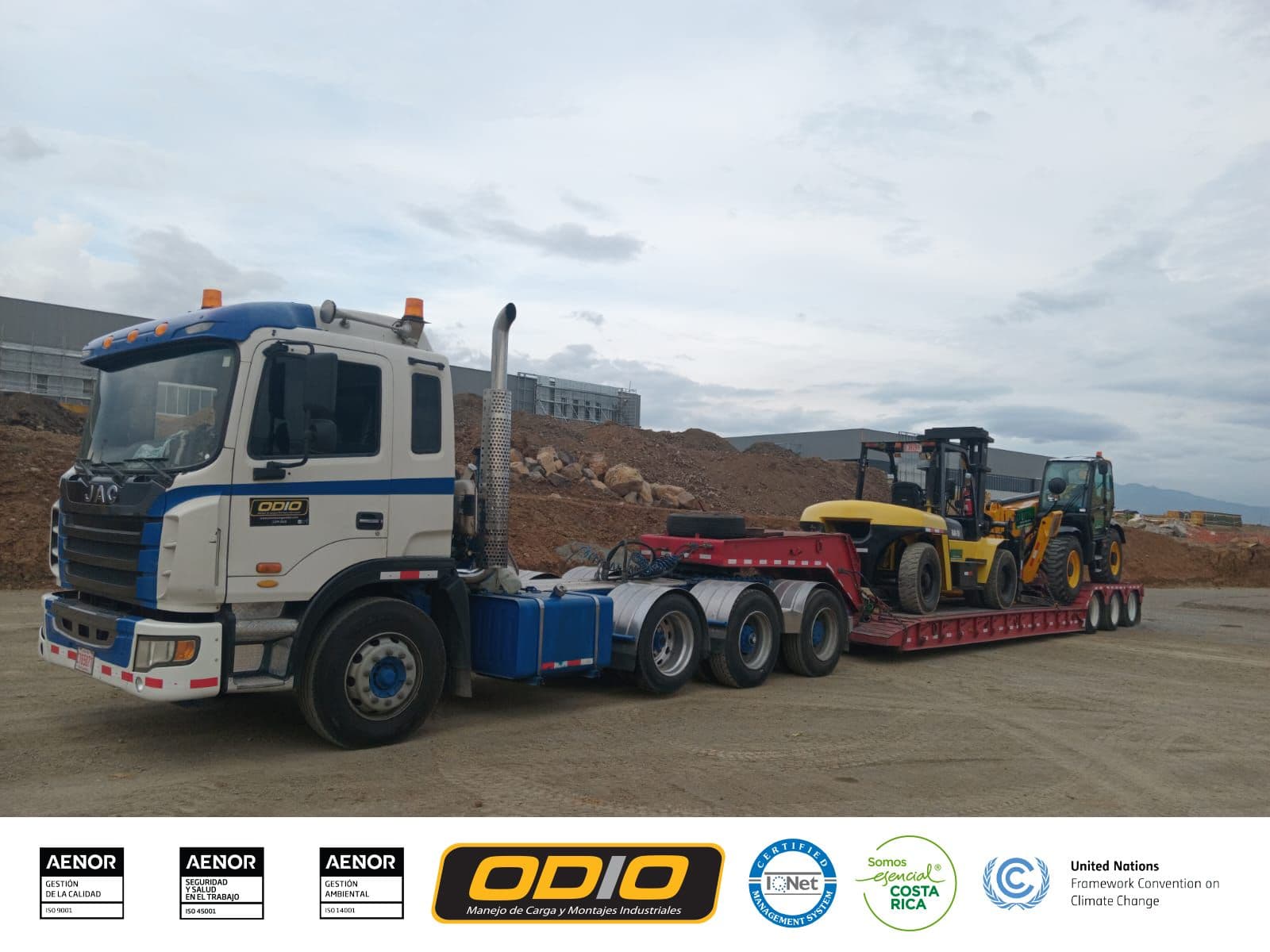 ¡Transporte de maquinaria!