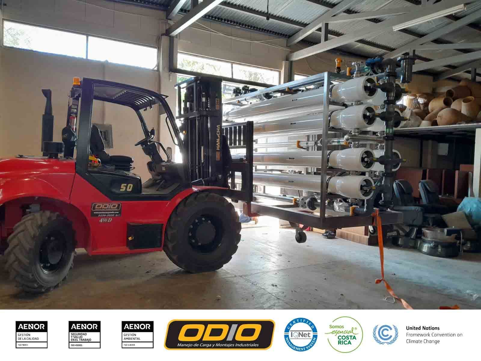 ¡Montacargas de 5 toneladas 4x4 en montaje!