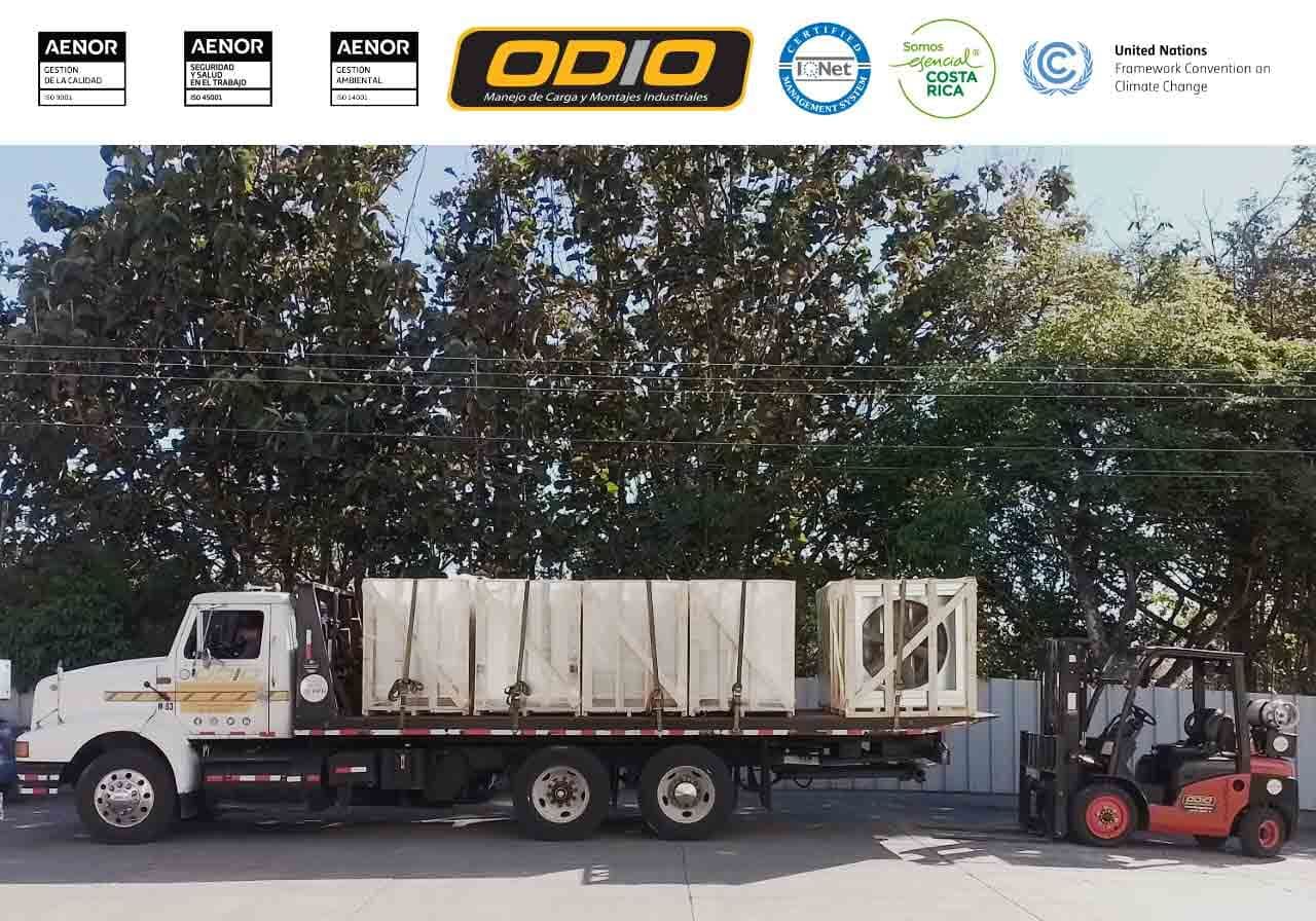 ¡Plataforma y montacargas en servicio!